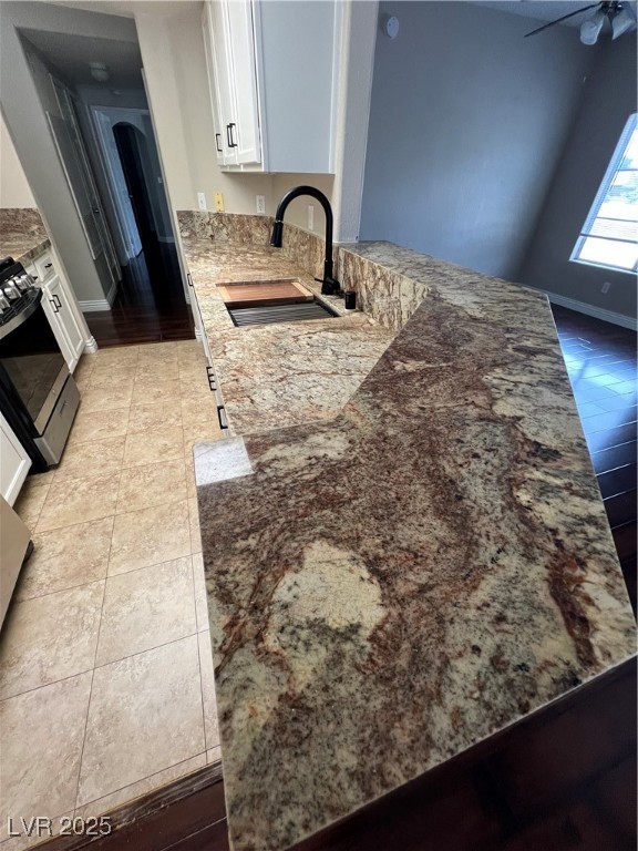 2975 Bluegrass Lane, Unit 424 Henderson, NV 89074 - Photo 11 of 43 Custom granite bar
