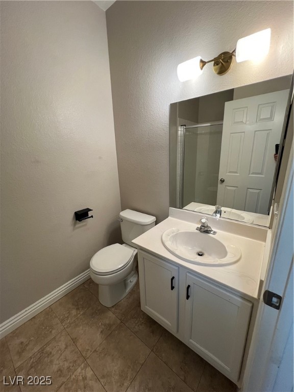 2975 Bluegrass Lane, Unit 424 Henderson, NV 89074 - Photo 25 of 43 2nd bathroom with new light and walk in shower