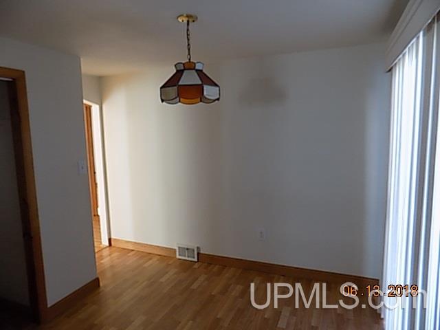 2002 Washington Street Ishpeming, MI 49849 - Photo 8 of 24