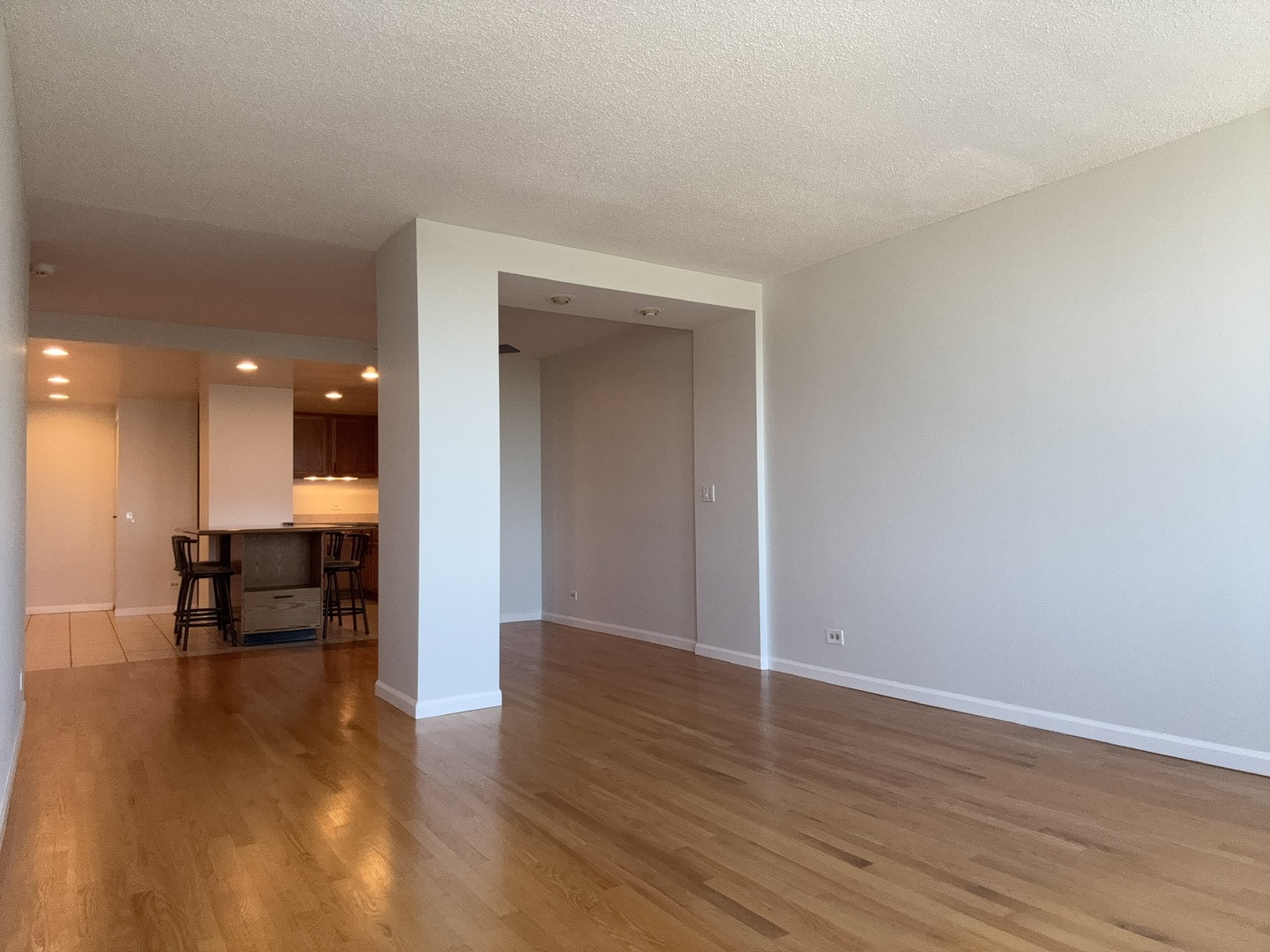 5320 North Sheridan Road, Unit 911 Chicago, IL 60640 - Photo 8 of 16 Gallery Image 8