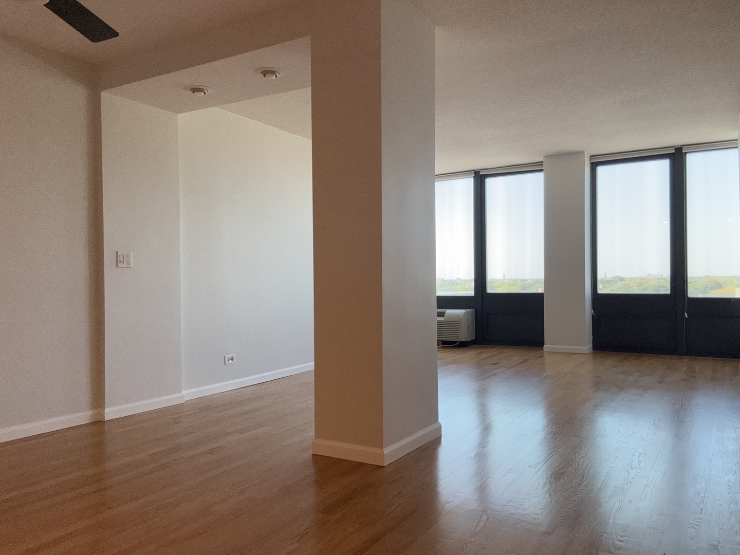 5320 North Sheridan Road, Unit 911 Chicago, IL 60640 - Photo 9 of 16 Gallery Image 9