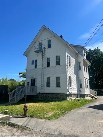$2,000 | 35 Newcomb Place, Unit 3, Taunton, MA 02780