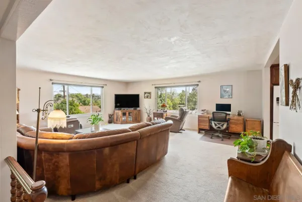 $899,999 | 1845 Country Lane, Escondido, CA 92025