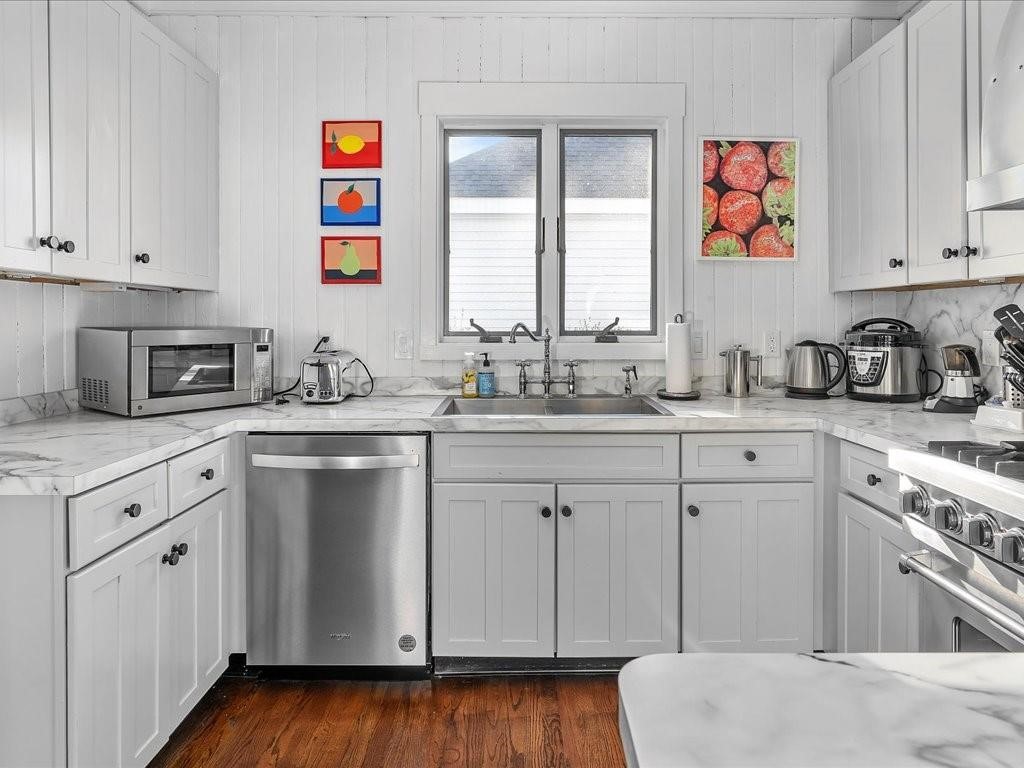 51 9th Avenue Warwick, RI 02886 - Photo 13 of 22