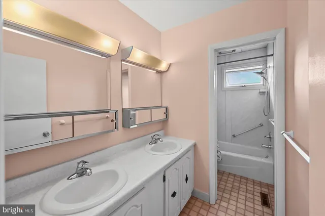 $179,900 | 114 Dew Drop Court, Unit 114, York, PA 17403