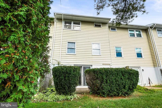 $179,900 | 114 Dew Drop Court, Unit 114, York, PA 17403