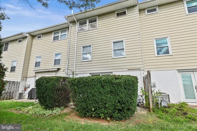 $179,900 | 114 Dew Drop Court, Unit 114, York, PA 17403