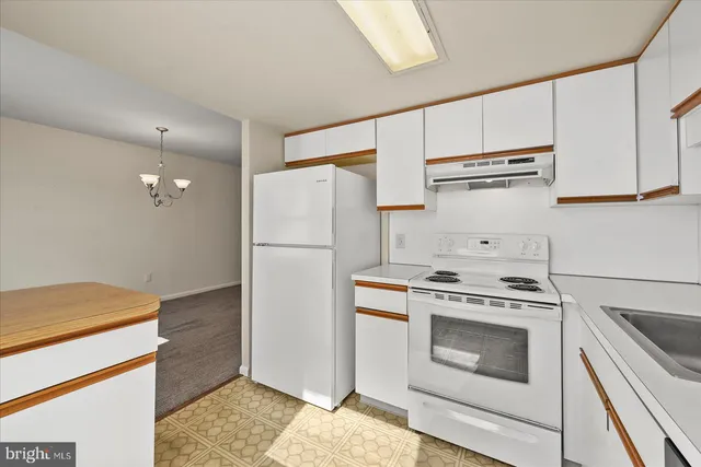 $179,900 | 114 Dew Drop Court, Unit 114, York, PA 17403