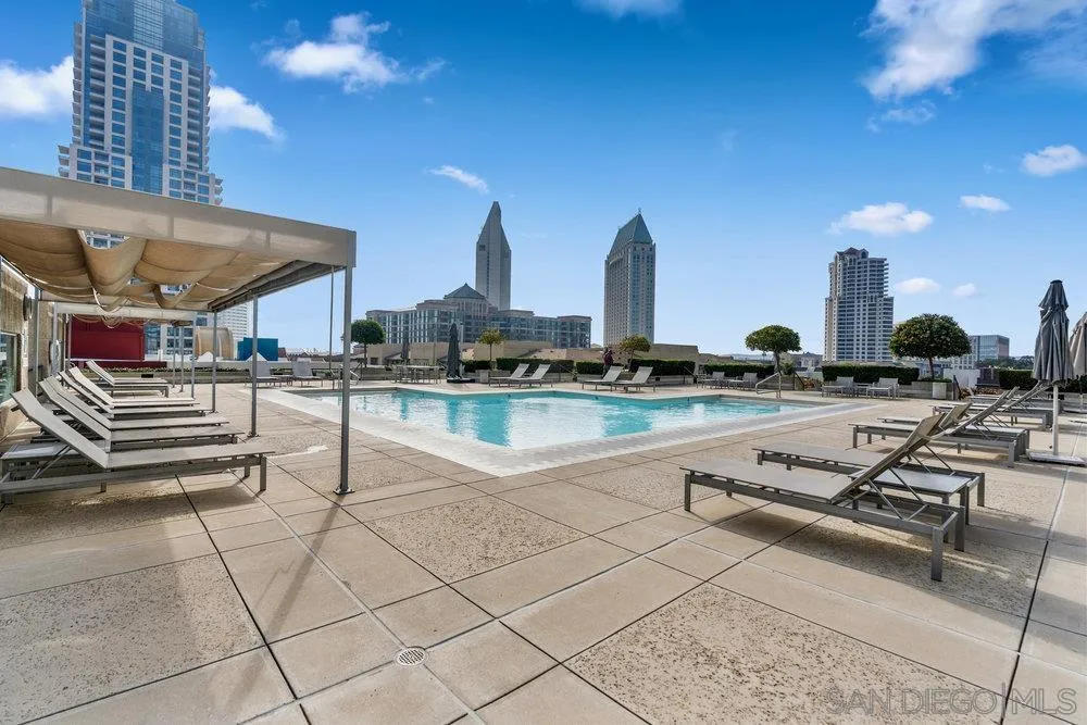 700 Front Street, Unit 2105 San Diego, CA 92101 - Photo 18 of 28 a view of a terrace with sitting area