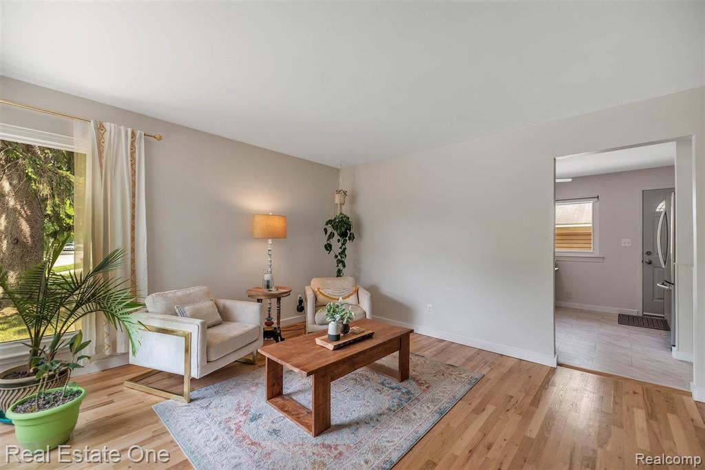 3024 Starr Road Royal Oak, MI 48073 - Photo 9 of 42
