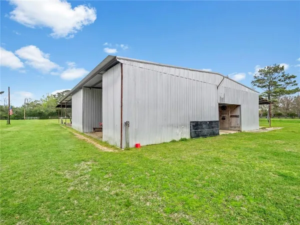 $750,000 | 24508 Gliderport Road, Loranger, LA 70446