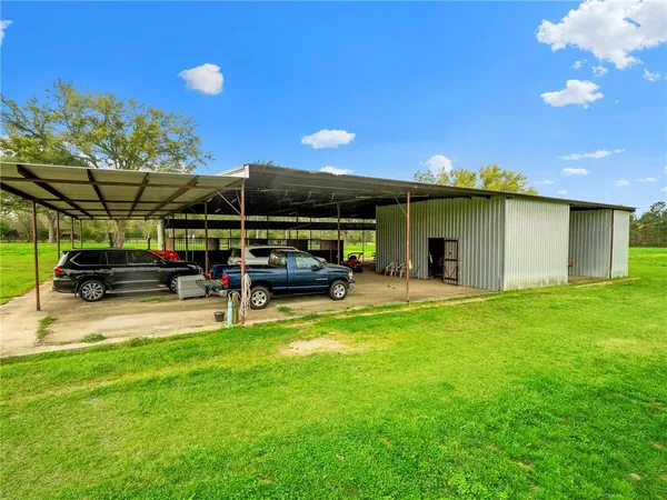 $750,000 | 24508 Gliderport Road, Loranger, LA 70446