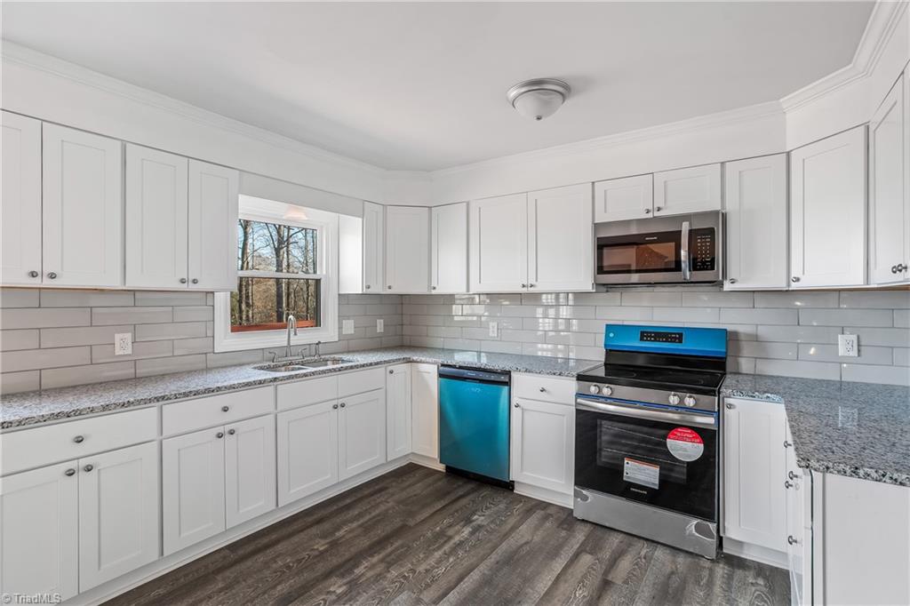 6201 Maurice Circle Rural Hall, NC 27045 - Photo 12 of 50 Kitchen