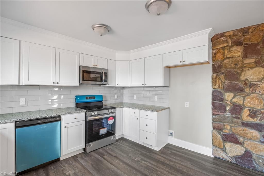 6201 Maurice Circle Rural Hall, NC 27045 - Photo 13 of 50 Kitchen