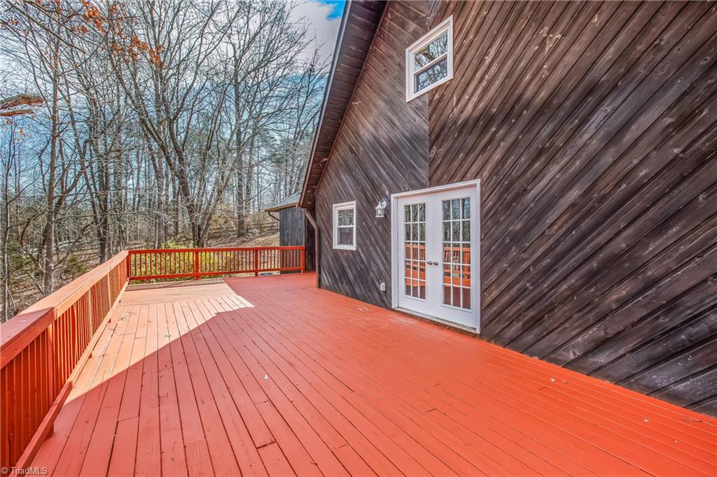 6201 Maurice Circle Rural Hall, NC 27045 - Photo 39 of 50 Back Deck