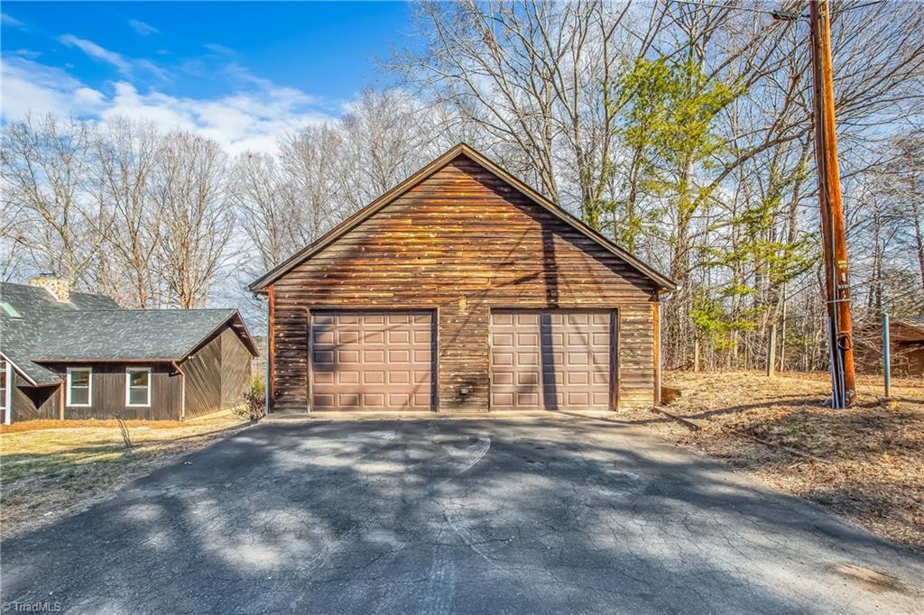 6201 Maurice Circle Rural Hall, NC 27045 - Photo 44 of 50 2 Car Detached Garage