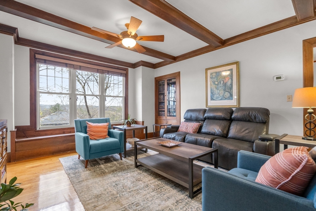 28 Maplewood Road Worcester, MA 01602 - Photo 6 of 39 Gallery Image 6