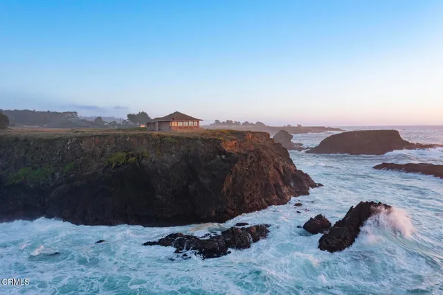 $2,750,000 | 45525 South Caspar Drive, Mendocino, CA 95460