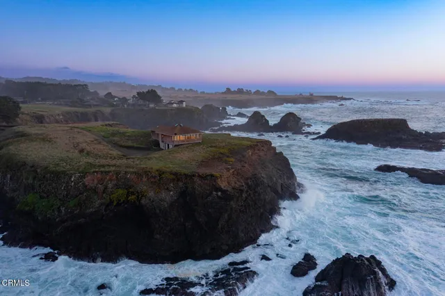 $2,750,000 | 45525 South Caspar Drive, Mendocino, CA 95460