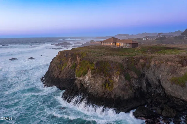 $2,750,000 | 45525 South Caspar Drive, Mendocino, CA 95460