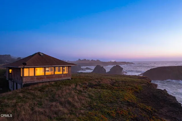 $2,750,000 | 45525 South Caspar Drive, Mendocino, CA 95460