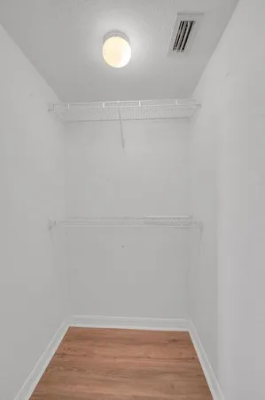 $1,900 | 557 Southeast Prescott Place, Stuart, FL 34994