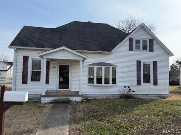 $135,000 | 702 Belle Avenue, Pinckneyville, IL 62274