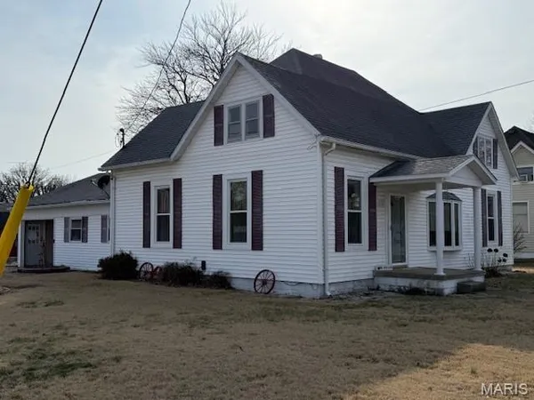 $135,000 | 702 Belle Avenue, Pinckneyville, IL 62274