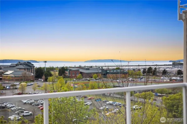 $670,000 | 1930 Grand Avenue, Unit 2, Everett, WA 98201