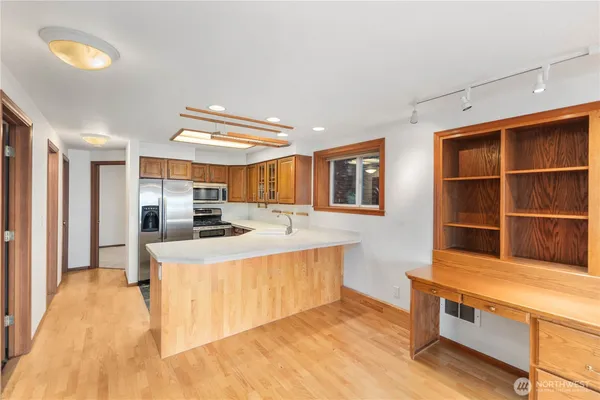 $670,000 | 1930 Grand Avenue, Unit 2, Everett, WA 98201