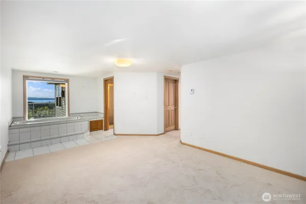 $670,000 | 1930 Grand Avenue, Unit 2, Everett, WA 98201