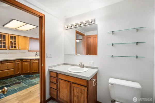 $670,000 | 1930 Grand Avenue, Unit 2, Everett, WA 98201