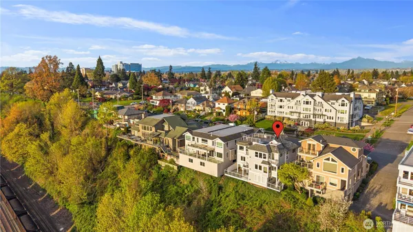 $670,000 | 1930 Grand Avenue, Unit 2, Everett, WA 98201