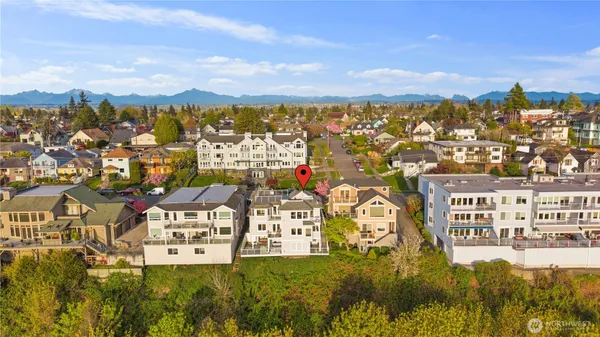 $670,000 | 1930 Grand Avenue, Unit 2, Everett, WA 98201