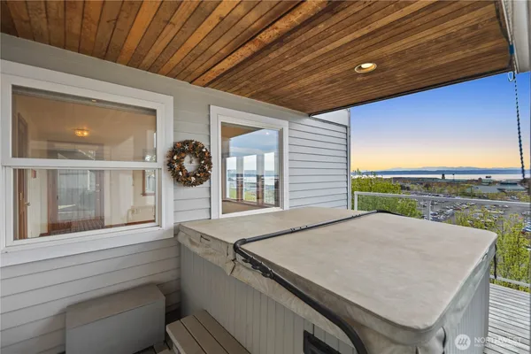 $670,000 | 1930 Grand Avenue, Unit 2, Everett, WA 98201