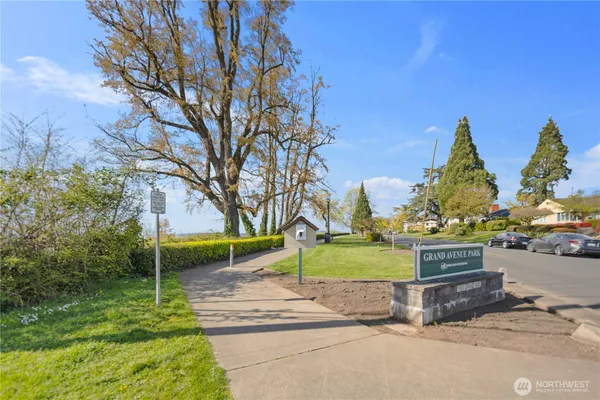 $670,000 | 1930 Grand Avenue, Unit 2, Everett, WA 98201