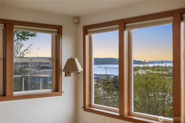 $670,000 | 1930 Grand Avenue, Unit 2, Everett, WA 98201