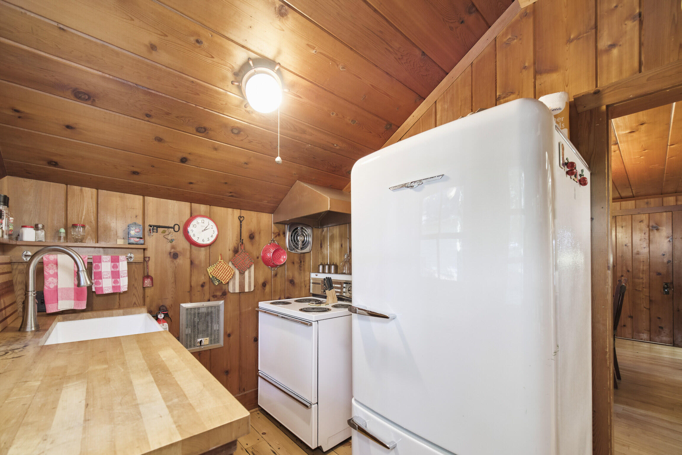 12838 Lakeview Road Bear Lake, MI 49614 - Photo 27 of 69 12838_Lakeview_Rd-72