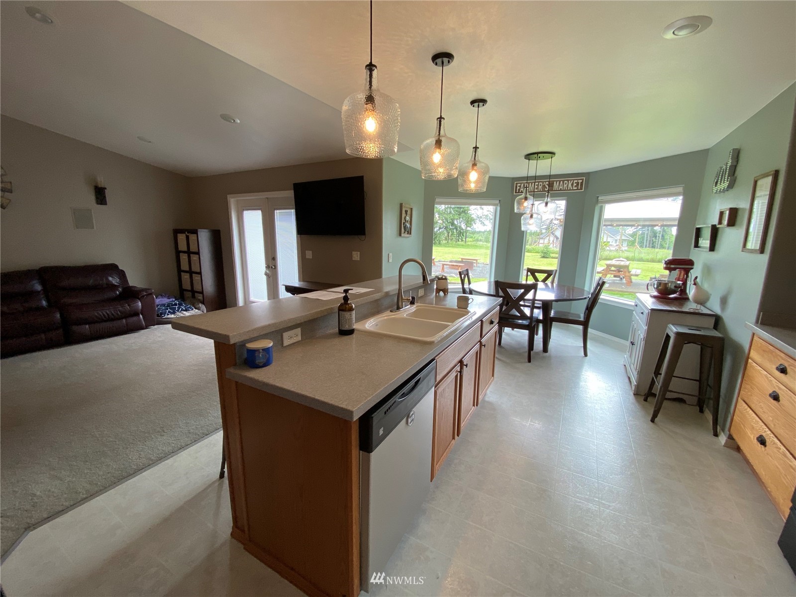 105 Cristler Road Chehalis, WA 98532 - Photo 19 of 37 a view of a living room and dining room