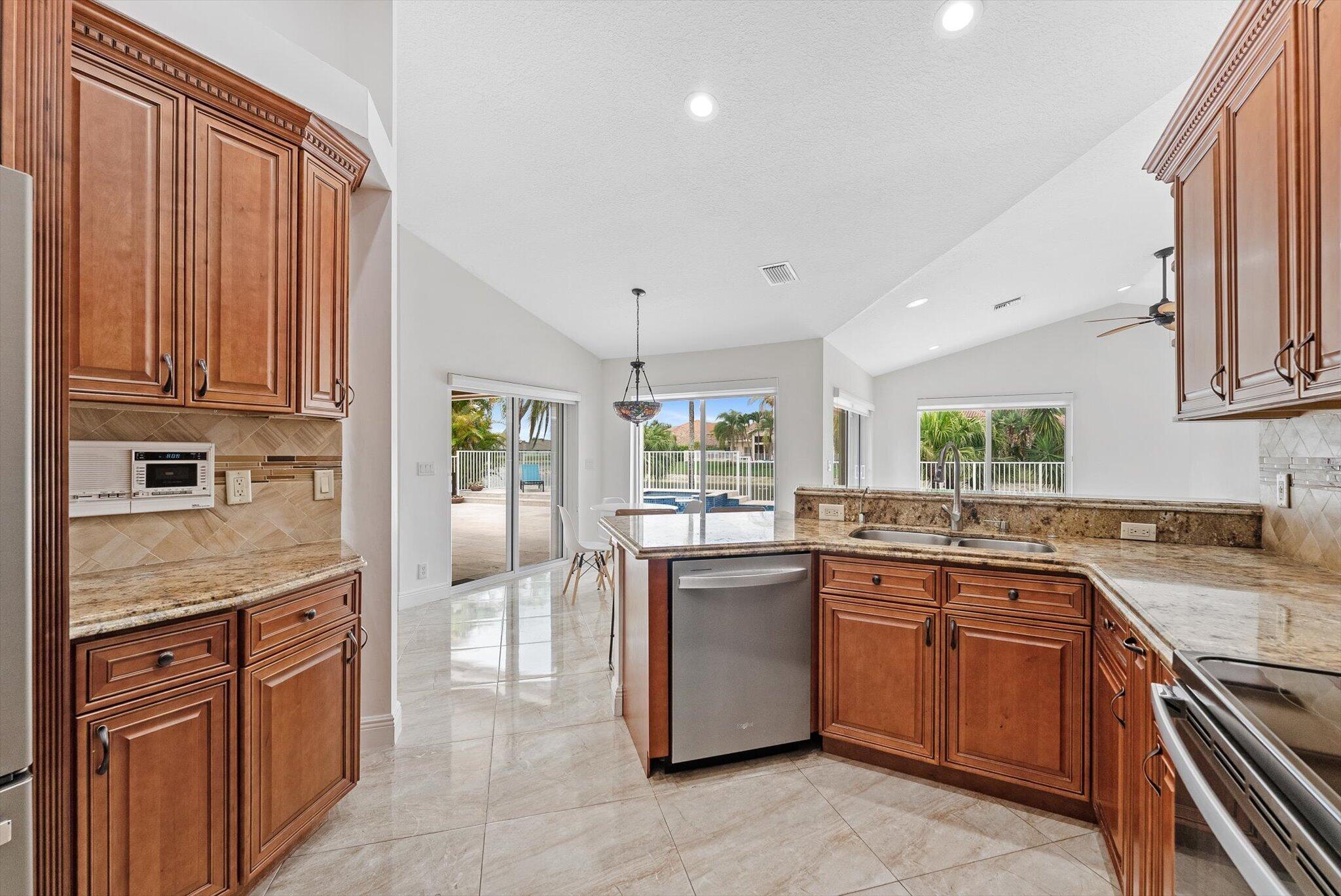 22325 Collington Drive Boca Raton, FL 33428 - Photo 16 of 55 18-18
