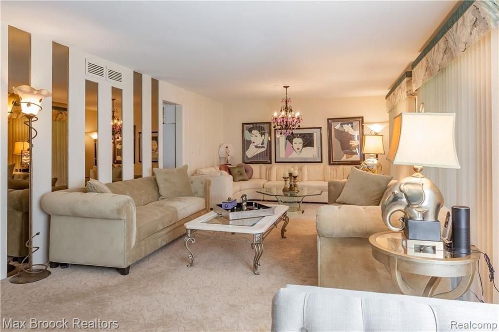 35611 Fredericksburg Road Farmington Hills, MI 48331 - Photo 21 of 36