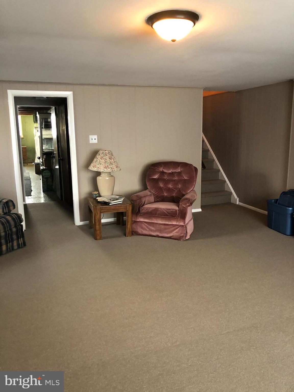 433 Densmore Road Philadelphia, PA 19116 - Photo 15 of 19 Family Room