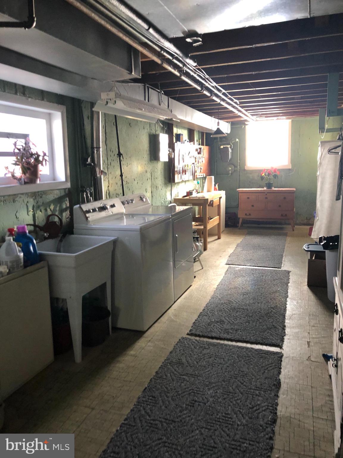 433 Densmore Road Philadelphia, PA 19116 - Photo 16 of 19 Laundry