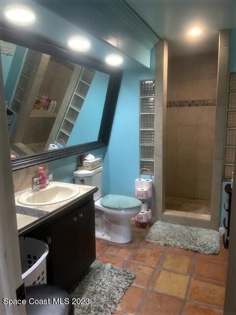 2450 Ski Lane Malabar, FL 32950 - Photo 20 of 23 Barn Bathroom