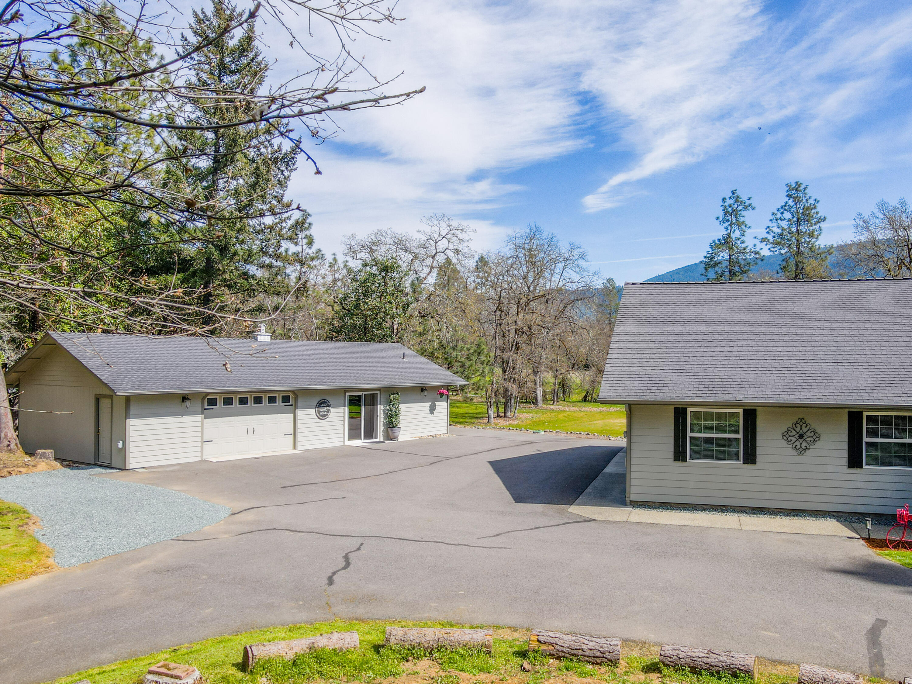 185 Starflower Way Merlin, OR 97532 - Photo 43 of 62