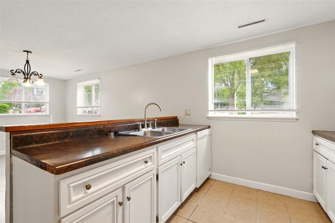 3339 Lower West Branch Road Iowa City, IA 52245 - Photo 10 of 27 Gallery Image 10