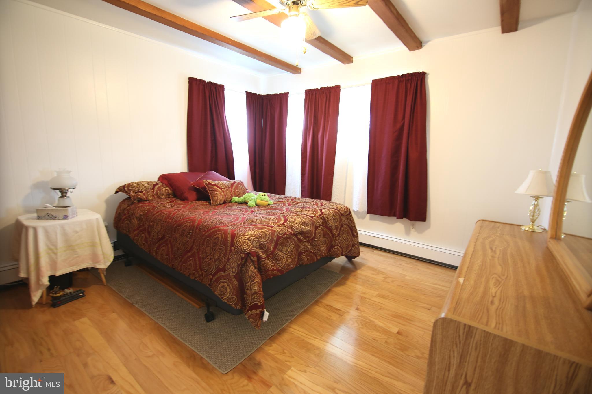 42 Hemlock Road Levittown, PA 19056 - Photo 12 of 33 Gallery Image 12