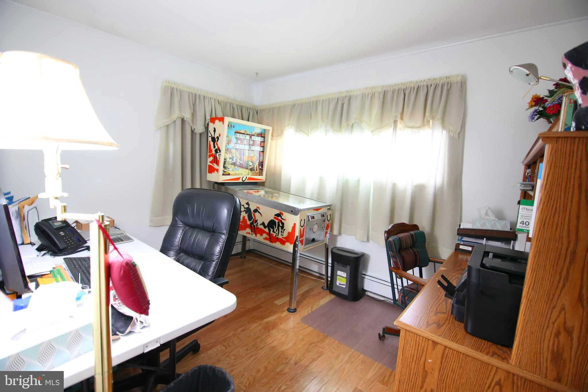 42 Hemlock Road Levittown, PA 19056 - Photo 14 of 33 Gallery Image 14