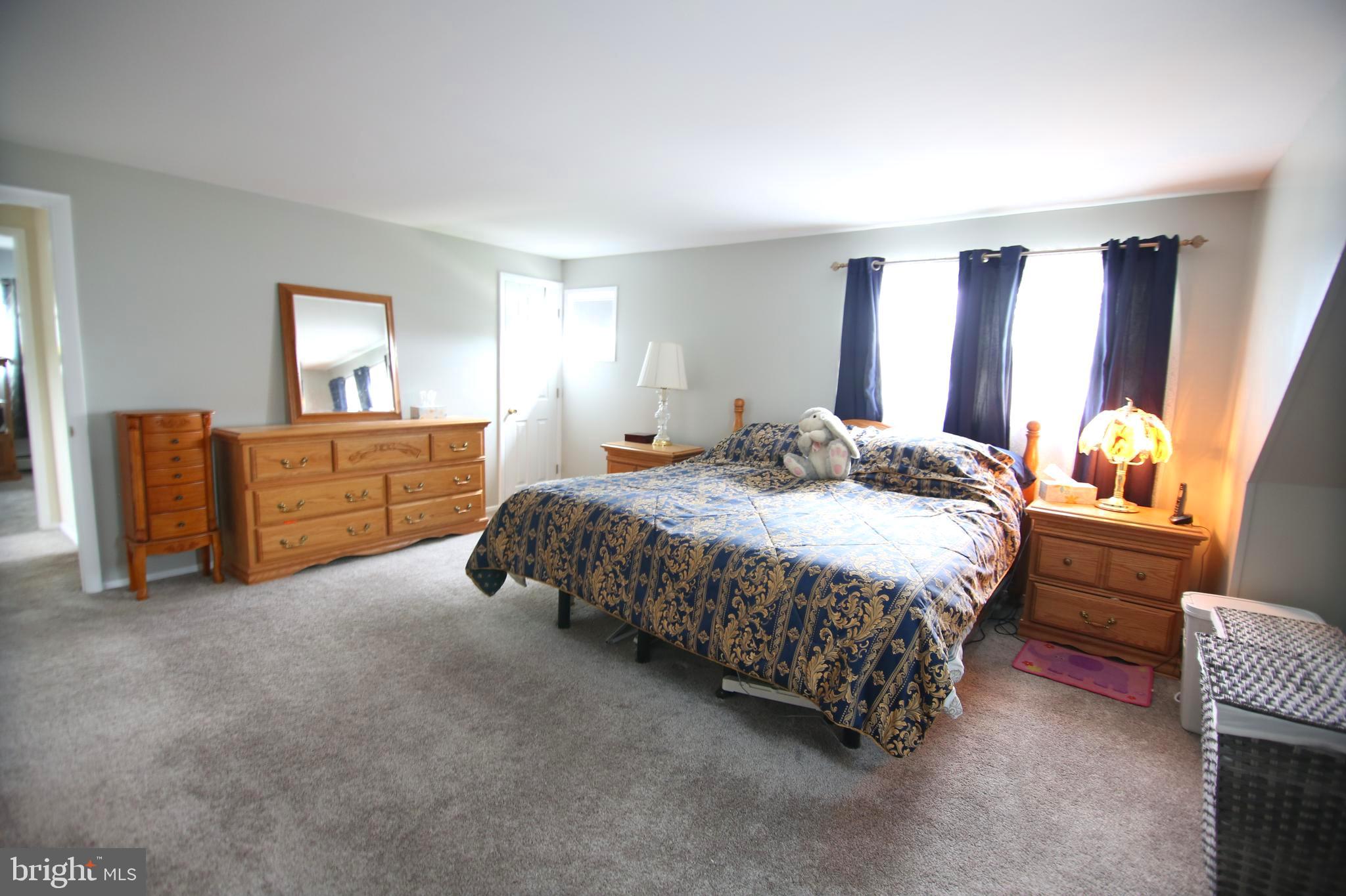 42 Hemlock Road Levittown, PA 19056 - Photo 15 of 33 Gallery Image 15