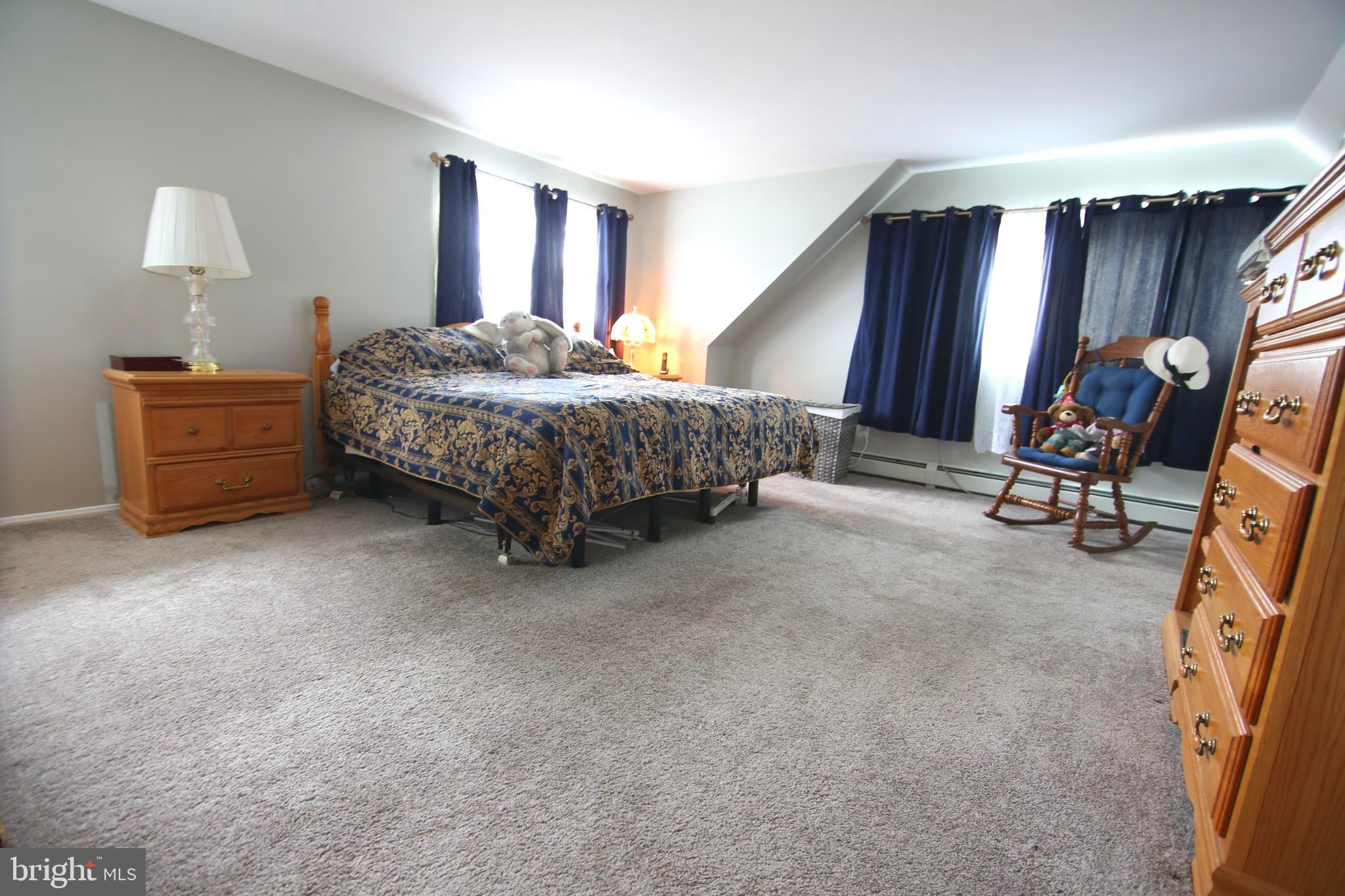 42 Hemlock Road Levittown, PA 19056 - Photo 16 of 33 Gallery Image 16